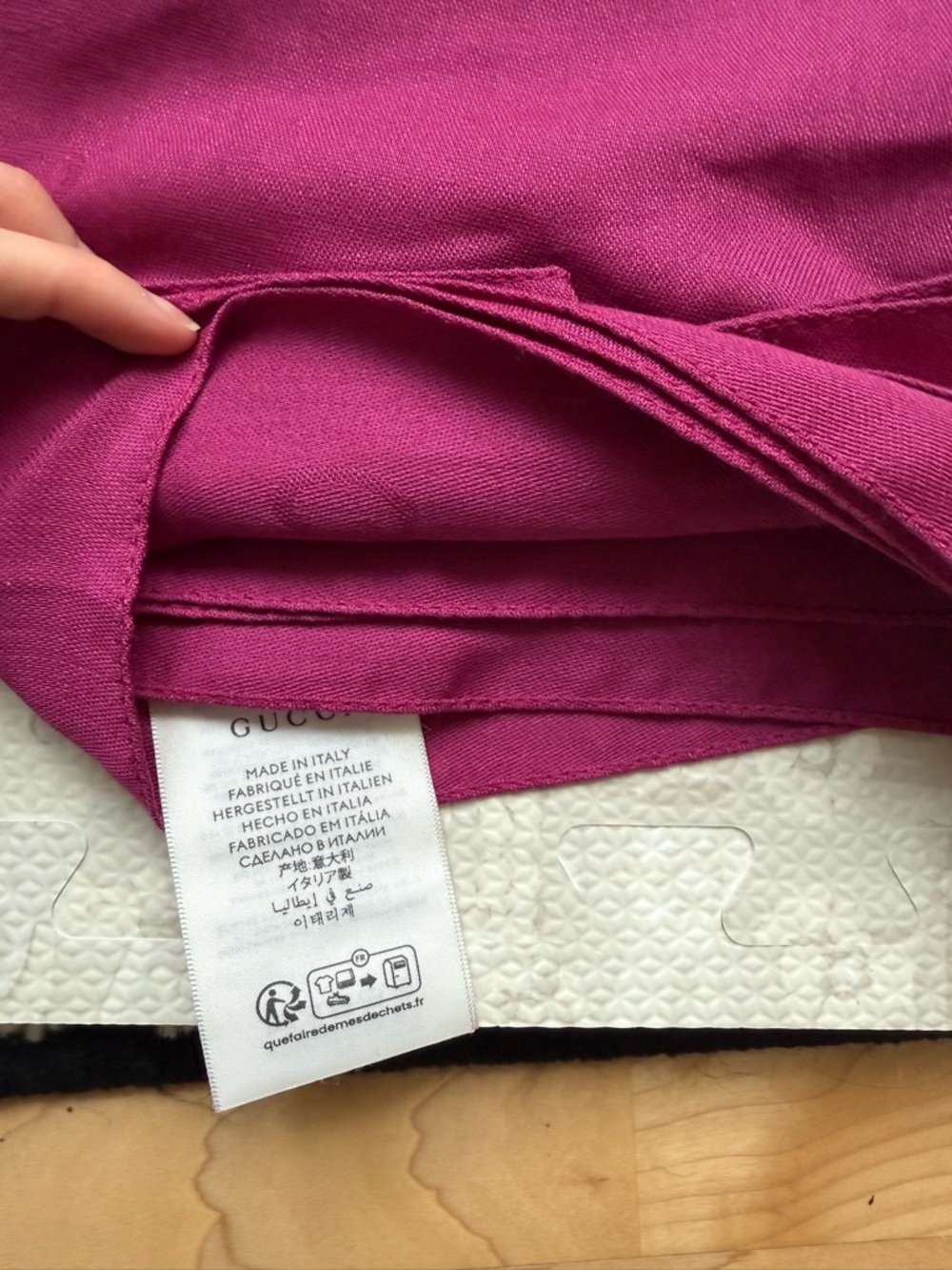 Gucci Bright Fuchsia Silk Scarf - Picture 2 of 4